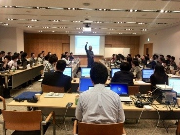 EMBA授業風景「Financial Market Simulation」