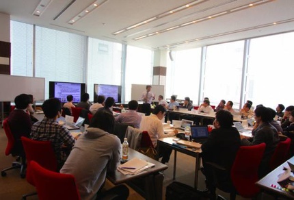 北原先生の講義を聞く学生たち