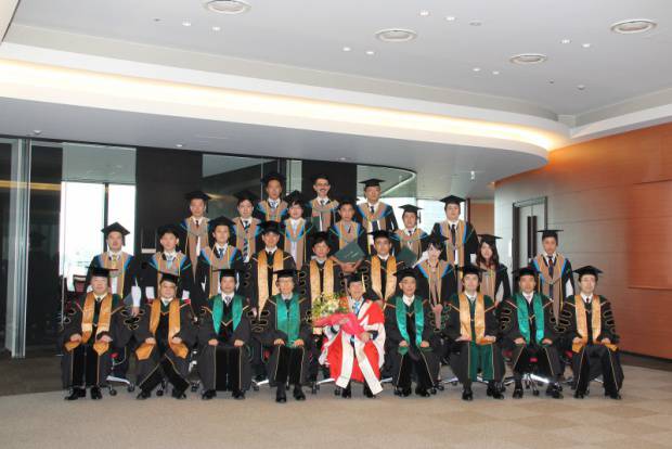 会計ファイナンス研究科の集合写真