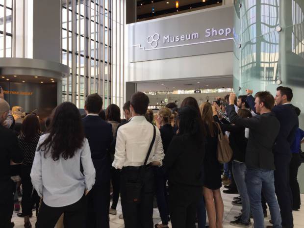 バイオリン演奏をするトヨタのパートナーロボット