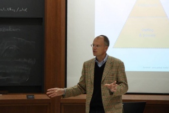 Stefan Lippert教授