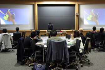 体験講義風景　山岡教授