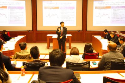 東洋経済新報社記者 浪川攻氏の写真