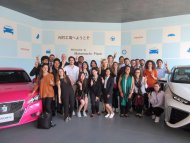 TOYOTAクラウンの前でIn front of TOYOTA crown