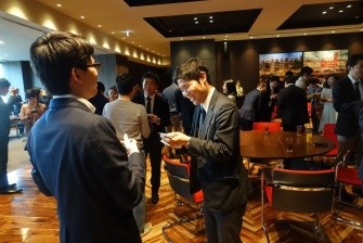 名刺交換会の様子