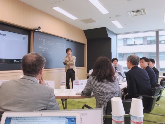 会議風景（東京校）