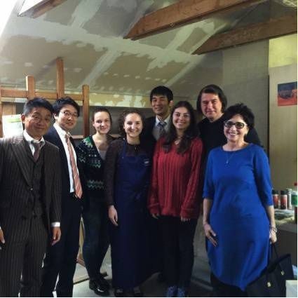 リトアニアISM大学の教授、学生さんと加藤さん