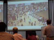 行動観察する受講生