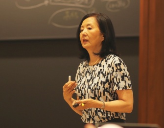 芳賀裕子准教授