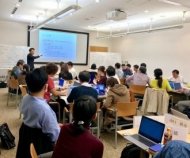 瀧野教授の授業風景