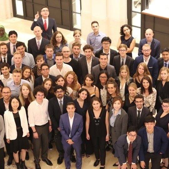 英語MBA参加者の平均年齢