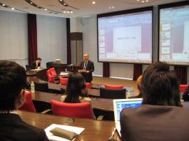 開会の挨拶（研究科長）