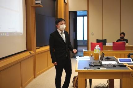 「Managerial Accounting」野坂和夫准教授