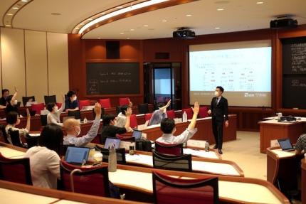 「Financial Analysis」瀧野一洋教授